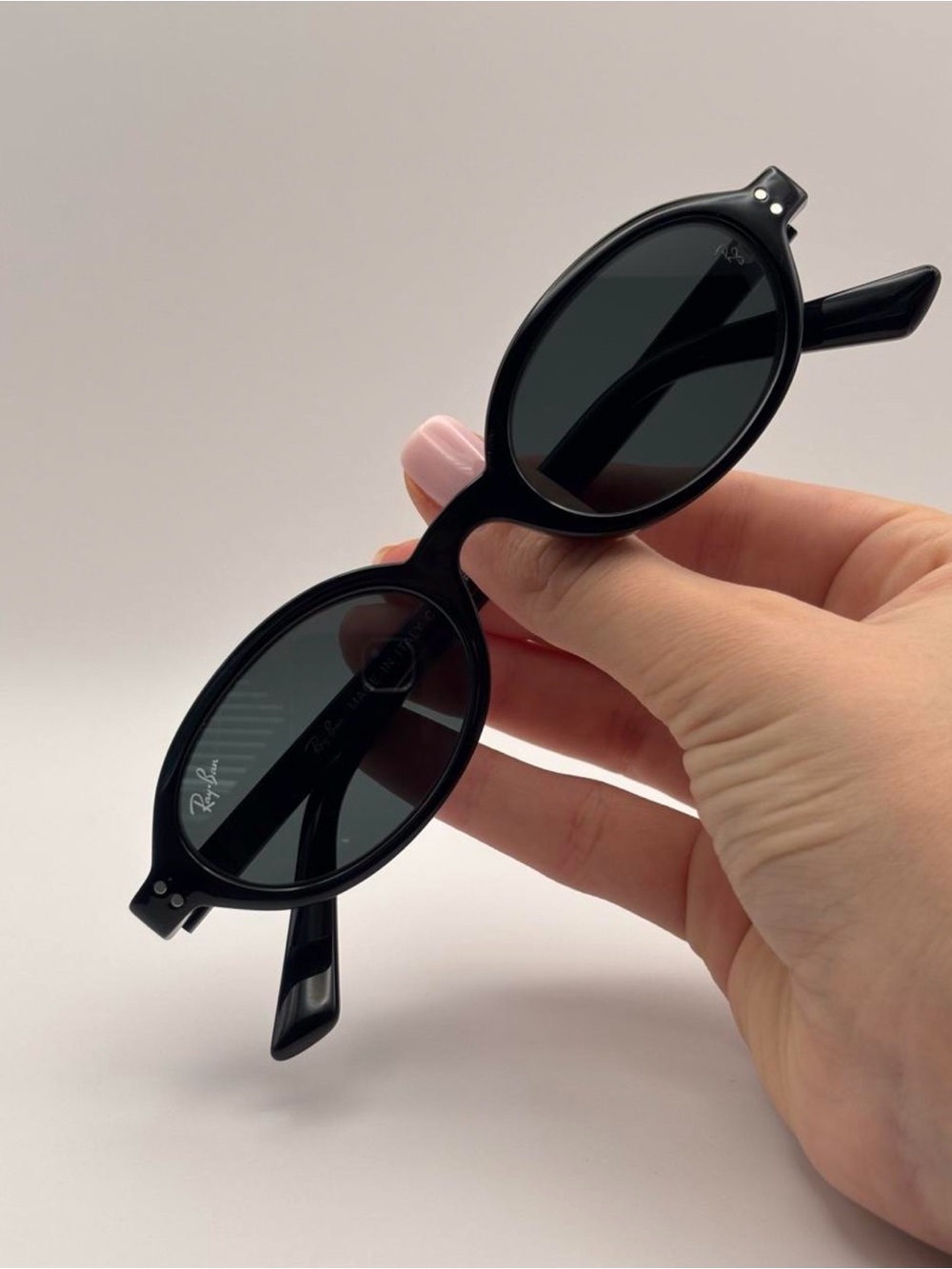 Ray-Ban Black Round-Oval Sunglasses